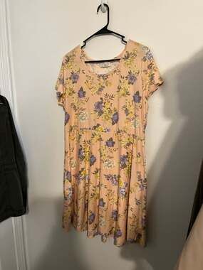Bobbie Brooks Women's XL Peach Floral Short Sleeve A-Line Midi Dress